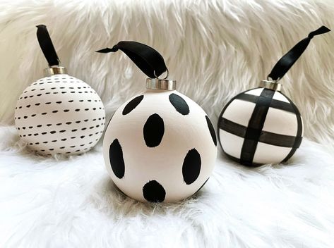 Black And White Christmas Ornaments Diy, White Christmas Tree Black Ornaments, Diy Black Christmas Ornaments, Black Tree White Ornaments, Black White Ornamenrs On Christmas Tree, Hand Painted Bauble, Black White Christmas, White Christmas Ornaments, Cat Lady Gift