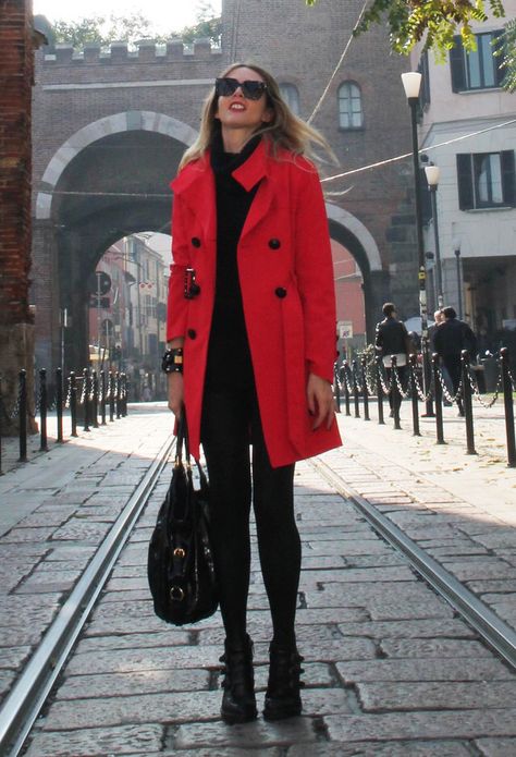 Red Peacoat Outfit, Peacoat Outfit, Red Peacoat, October Fashion, Saint Laurent Sunglasses, Wardrobe Clothes, Red Trench Coat, Outfit Red, Sophisticated Outfits