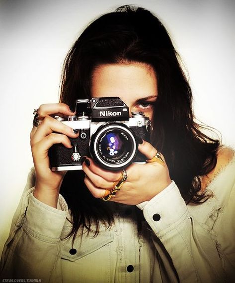 Conscious Photography Gear Adventure #dslrs #DslrEditing Nikon F2, Girls With Cameras, Photo Gear, Classic Camera, Take A Photo, Old Camera, Photography Gear, Pictures Of People, Female Photographers