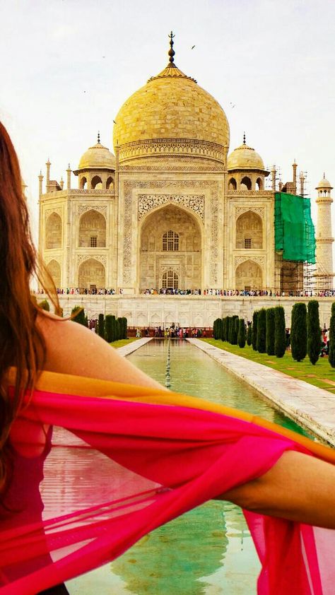 Esthetic Photos, Rajasthan Photography, Couple Travel Photos, Pre Wedding Photoshoot Props, Traveling Photography, Taj Mahal India, Wedding Photoshoot Props, Wedding Photoshoot Poses, Couple Travel