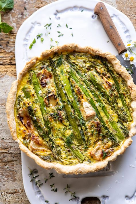 Kicking off Monday with this very springy Asparagus Brie Quiche. This quiche is savory, with the slightest touch of sweet, and blended with deliciously buttery brie cheese. Can be made completely in advance, making it perfect for springtime entertaining...easy, simple, beautiful! Brie Quiche, Asparagus Quiche, Quiche Recipe, Half Baked, Half Baked Harvest, Quiche Recipes, Easter Brunch, Spring Recipes, Meat Free