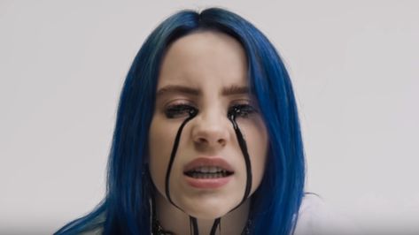 A concert by the American teenage singer Billie Eilish at Werchter Boutique on 19 July has been cancelled and moved to Antwerp. Background Macbook, Billie Eyelash, Aesthetic Header, Wallpaper Computer, Billie Eilish Vídeos, Black Tears, Baby Lips, Beanie Boos, Six Feet Under