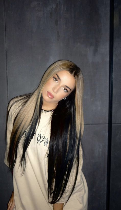 Dark Underneath Hair, Lola Indigo, Blonde Hair With Highlights, Tone Hair, Beautiful Long Hair, Aesthetic Hair, Hair Highlights, Hair Goals, Dyed Hair