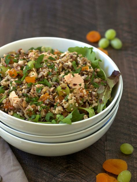 This simple, healthy, gluten-free tuna and wild rice salad with grapes and apricots is the perfect weekday lunch! Tuna Rice Salad, Salad With Grapes, Wild Rice Salad, Tuna Recipes, Rice Salad, Dried Apricots, Work Lunch, Tuna Salad, Wild Rice