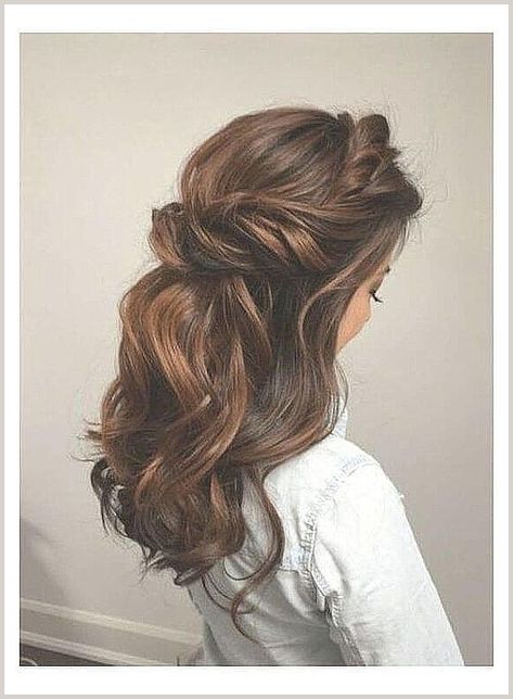 Winter Wedding Hairstyles With Veil - Get access to the leading brands and great products to meet your needs - Act Now and Visit Today! Bridal Hair Half Up, Wedding Hair Side, Winter Wedding Hair, Twisted Hair, Vintage Wedding Hair, Wedding Hairstyles With Veil, Wedding Hairstyles Half Up Half Down, Trendy Wedding Hairstyles, Shay Mitchell