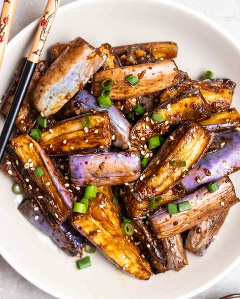 This Chinese eggplant stir-fry features juicy pan-fried eggplant cooked in a flavorful and rich sauce. A simple meatless side dish that is easy to prepare and ready in 30 minutes. Even veggie haters will love this dish! Pan Fried Eggplant, Eggplant Stir Fry, Stir Fry With Egg, Chinese Eggplant, Fried Eggplant, Healthy Recipies, Eggplant Recipes, Fried Egg, Heart Healthy