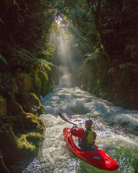 Kayaking Aesthetic, Kayaking Ideas, White Water Kayak, Whitewater Kayaking, Adventure Aesthetic, Adventure Gear, Adventure Sports, White Water Rafting, Canoe And Kayak