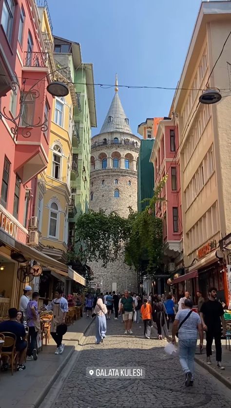 Galata Tower Living In Turkey, Turkey Istanbul Aesthetic, Galata Tower Istanbul, Istanbul Turkey Travel, Istanbul Aesthetic, Turkey Aesthetic, Istanbul Pictures, Turkey Trip, Turkey Vacation