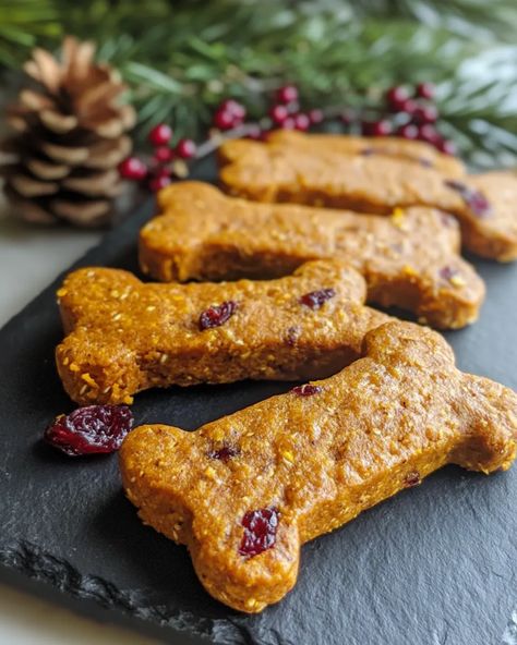 Easy Christmas Dog Treats, Cranberry Dog Treats, Dog Treats Homemade Pumpkin, Dog Ice Cream Recipe, Holiday Dog Treats, Bones For Dogs, Bakers Hat, Pet Recipes, Christmas Dog Treats