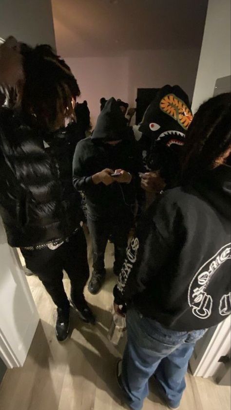 Gang Pics Friends Black, Gang Pictures, Studs With Dreads, Women Cornrows, Friendship Pictures, Braided Hairstyles For Black Women Cornrows, Black Dude, Rapper Outfits, Fake Acc