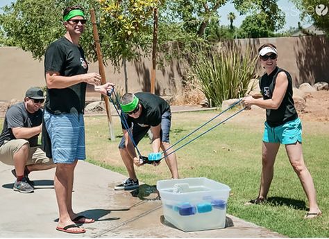 Batallas de agua Field Day Activities, Fun Water Games, Field Day Games, Relay Games, Picnic Games, Outside Games, Reunion Games, Fun Outdoor Games, Family Reunion Games