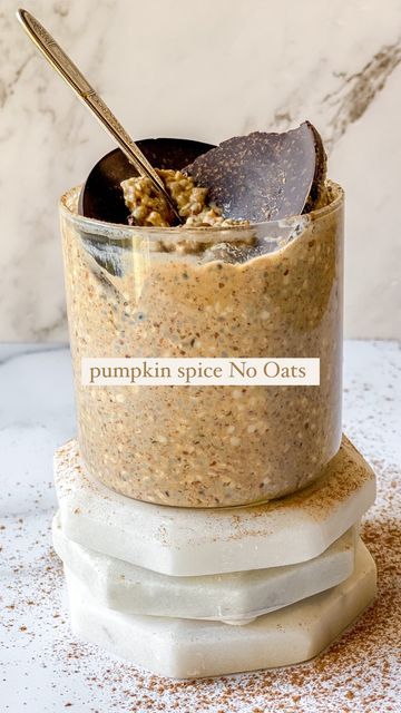 Beth Bollinger🌱Healthy Recipes on Instagram: "Pumpkin Spice No Oats⬇️ 🍁A great alternative to sugar bomb overnight oats, Fall Edition! 🧡Ingredients 3 tbsp chia or basil seeds 3 tbsp hemp 3 tbsp ground flax 1 tsp pumpkin pie spice 1 cup milk of choice 2-3 tbsp pumpkin puree 2 squares 90% dark chocolate 1 tsp pumpkin pie spice 🧡Method 1. Prep your No Oats: equal parts chia or basil seeds, hemp hearts, and ground flax plus pumpkin pie spice 2. Mix 1 cup milk of choice with pumpkin puree 3. Pou Basil Seeds, Hemp Hearts, Pumpkin Spice Season, Breakfast On The Go, Pumpkin Pie Spice, Healthy Eating Tips, Breakfast Treats, Cookie Dough Cafe, Overnight Oats