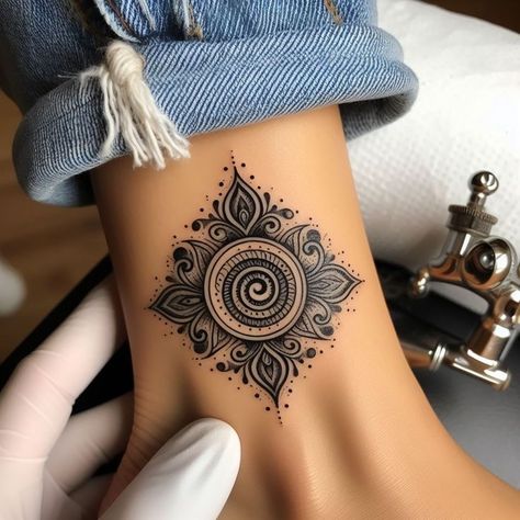 Ankle Foot Tattoo, Tato Mandala, Bold Tattoo, Bohemian Tattoo, Ankle Tattoos For Women, Muster Tattoos, Tasteful Tattoos, Band Tattoo, Spine Tattoos