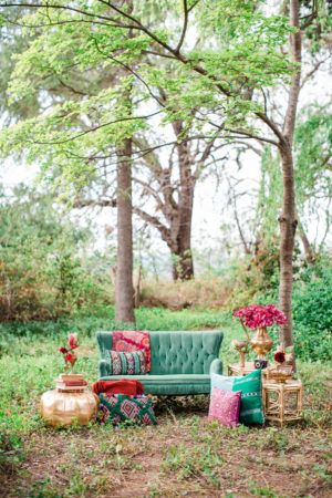 Eclectic Wedding Ideas Inspired by Wanderlust | Ruffled Colorful Boho Wedding, Summer Reception, Urban Wedding Venue, Wedding Lounge, Eclectic Wedding, Boho Wedding Inspiration, Wedding Venue Inspiration, Space Wedding, Urban Wedding