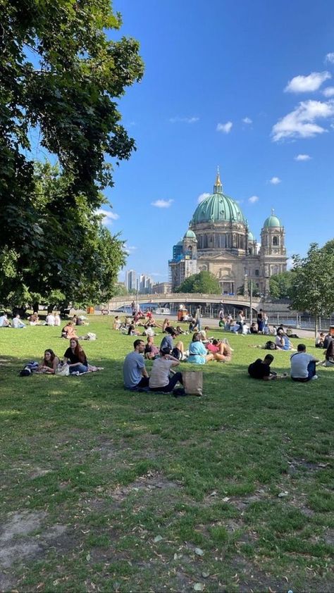 Spring In Berlin, Studying In Germany, Berlin In Summer, Berlin City Aesthetic, Berlin Vibes Aesthetic, Berlin Aesthetic Style, Berlin Germany Aesthetic, Germany In Summer, Study Abroad Germany