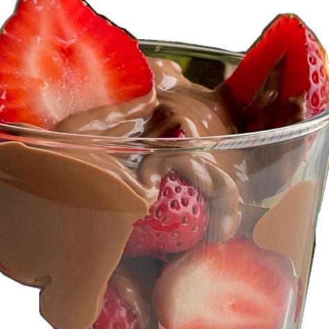 Strawberry Chocolate Bar, Chocolate Strawberry Cups, Fruits With Chocolate, Chocolate With Fruit, Milk Chocolate Strawberries, Strawberry Chocolate Dessert, Chocolate Strawberries Recipe, Chocolate Strawberry Dessert, Strawberries In Chocolate