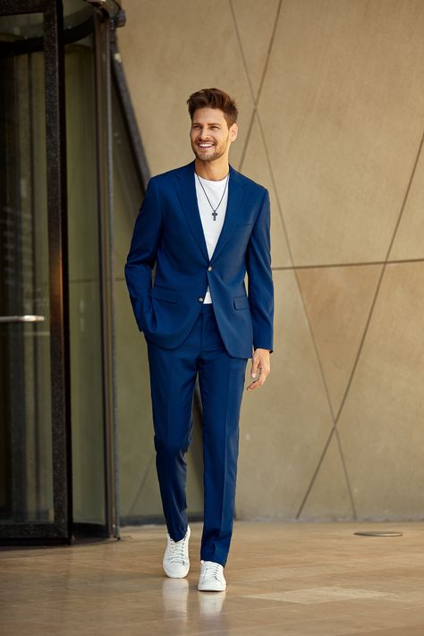 Blue Coat Pant, Blazer Outfits For Men, Mens Formal Outfits, Blush Wedding Colors, Suits And Sneakers, Black Outfit Men, Virat Kohli Instagram, Blue Suit Men, Mens Fashion Blazer