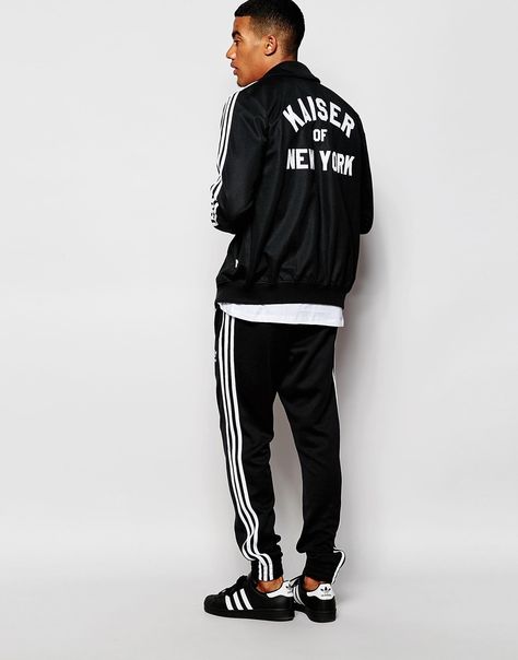 Vintage Adidas Outfit, Adidas Men Outfit, Adidas Originals Outfit, Mens Pants Fashion Casual, Adidas Outfit Men, Winter Essentials Clothes, Sporty Outfits Men, Training Outfit, Gym Wear Men