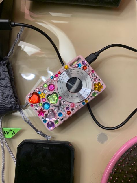 Bedazzled Digital Camera, Digital Camera Aesthetic Decorated, Digital Camera Decorations, Decorating Digital Camera, Bedazzled Camera, Digital Camera Decorated, Decorated Camera, Personalized Electronics, 2000s Camera