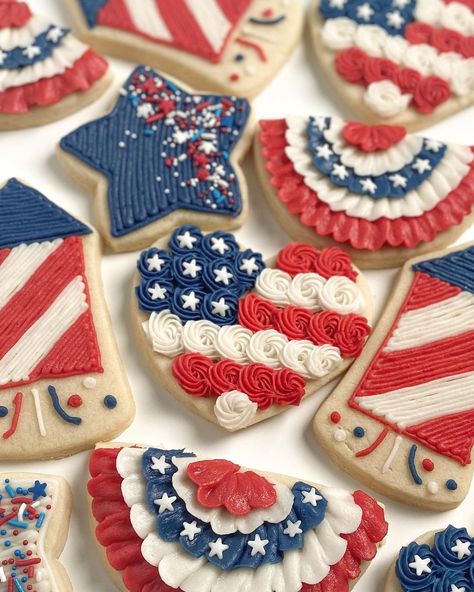 Patriotic Sugar Cookies, Patriotic Cookies, No Bake Sugar Cookies, Patriotic Desserts, Sugar Cookie Icing, Iced Sugar Cookies, Summer Baking, 4th Of July Desserts, Cookie Business