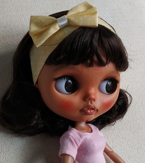 Blythe Doll Pfp Brown Skin, Blythe Dolls Aesthetic, Blythe Doll Pfp, Blythe Dolls Brown Skin, Black Blythe Dolls Pfp, Blythe Dolls Cute, Black Blythe Dolls, Black Blythe Doll, Dark Skin Blythe Doll