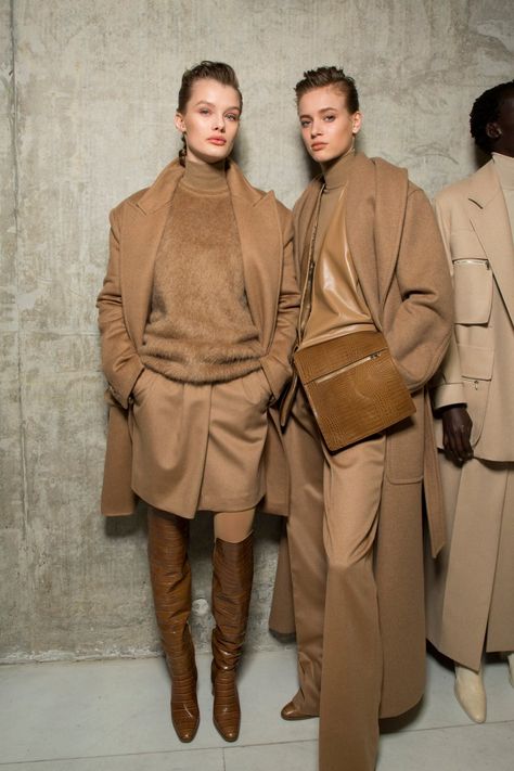 Backstage at Max Mara FW19 | Available on Moda Operandi Brown Coats, Macan Tutul, Camel Outfit, Brown Outfits, Vlasové Trendy, Beige Outfit, Mode Jeans, Stil Inspiration, Looks Street Style