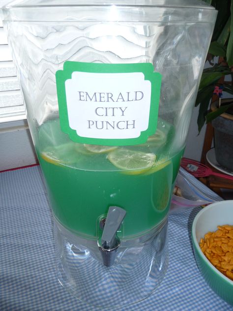 The Lemonade that was made with green food coloring for our Wizard of Oz party Emerald City Party, Wizard Of Oz Cast, Munchkin Costume, Wicked Party, Wizard Of Oz Party, Wizard Of Oz Decor, Lobby Ideas, Fall Farm, Fall Fest