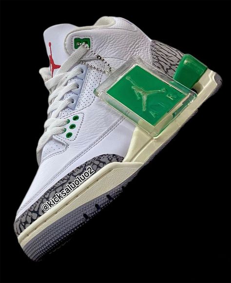 Lucky Green 3s, Jordan 3 Lucky Green, Jordan 3 Green, Air Jordan Outfit, Louis Vuitton Sneaker, Green Jordans, First Looks, Air Jordan 9, Jordan 9