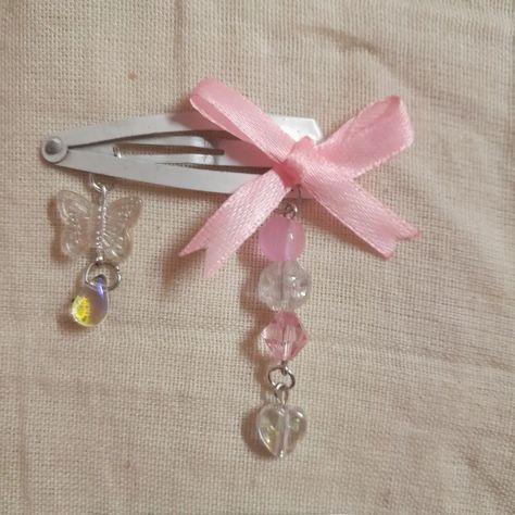 ⋆˚ ꩜ ୨୧˚pinteresty clips₊˚⊹⋆ 🎀This post contains 4 products (hair clips) 🎀softcore,coquette,soft grunge aesthetic 🎀Handmade 🎀Price- ₹99 each 🎀Shipping all over India 🎀Shipping charged separately 🎀Customization possible 🎀Can be bought together or separately Keywords- girly girl,coquette,dollette,hair clips,accessories,cute clips,kawaii,handmade,small business,girl stuff #foryoupage #coquette Cute Hair Clips Aesthetic, Hair Clips Aesthetic, Cute Clips, Handmade Small Business, Business Girl, Soft Grunge Aesthetic, Accessories Cute, Aesthetic Shop, Girl Stuff