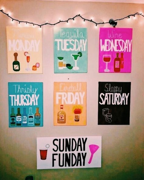 Frat House Decor, Babe Cave Ideas, Cool Basement Ideas, Hangout Room, College Apartments, Girl Cave, College House, College Bedroom, Game Room Basement