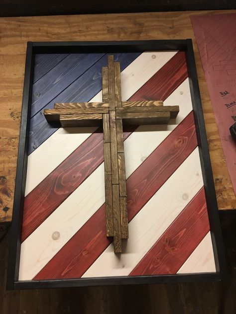 Beta Club Woodworking Projects, Cross Wood Projects, Wooden Crosses Diy, Crosses Diy, Wood Crosses Diy, Wooden Cross Crafts, Rustic Wood Cross, American Flag Crafts, Christmas Diy Wood