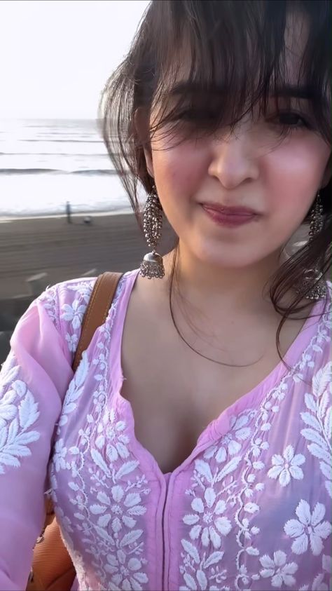 Cleavage Outfit, Shirley Setia, Desi Hot, Bollywood Hairstyles, Indian Actress Hot Pics, Beautiful Smile Women, Pretty Selfies, Desi Beauty, Beauty Face