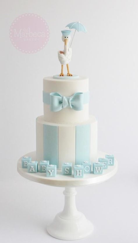 Pastel de baby shower con una cigüeña.                                                                                                                                                                                 Más Fancy Bakery, Christening Cake Boy, Stork Baby Showers, Baby Shower Cakes For Boys, Baby Boy Cakes, Christening Cake, Baby Cakes, Baby Shower Cake, Baby Shower Food