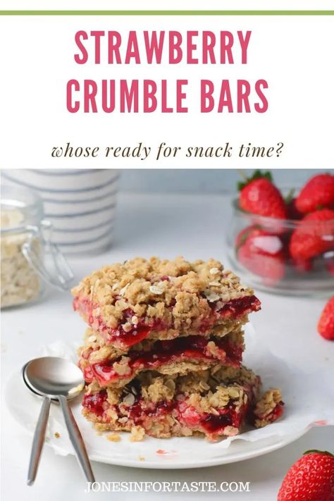 Delicious and juicy strawberry oatmeal crumble bars will add a little sweetness to your day for breakfast or a snack! These homemade bars are crunchy and absolutely easy to make from scratch. Strawberry Crumble Bars, Oatmeal Crumble Bars, Homemade Bars, Oatmeal Crumble, Strawberry Oatmeal Bars, Strawberry Crumble, Strawberry Bars, Oatmeal Toppings, Fruit Bars