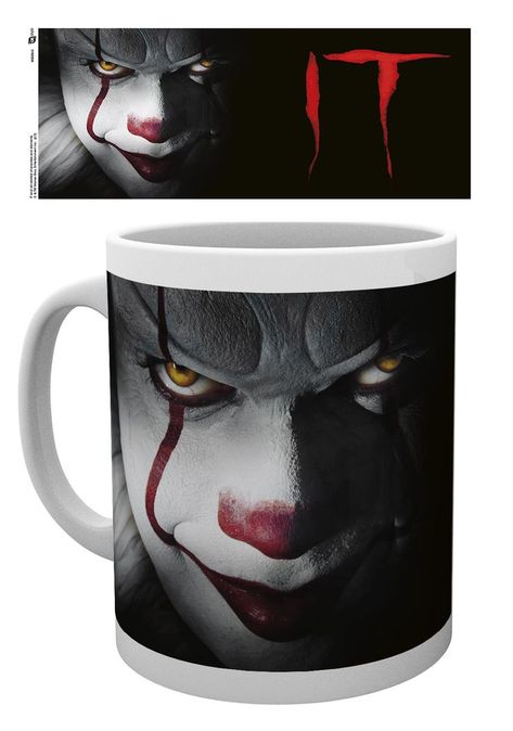 Sit back and relax with our IT Pennywise mug, featuring the fearsome face of the man himself! Perfect for tea, coffee and hot chocolate, our mugs are completelty dishwasher and microwave friendly. Es Pennywise, It Pennywise, Novelty Mugs, Mug Printing, Pop Vinyl, Magical Creatures, Hot Toys, Stephen King, Bobble Head