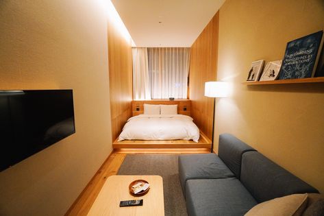 Japan Hotel Room, Scandinavian Hotel, Japanese Tiny House, Muji Hotel, Muji Store, Small Hotel Room, Japan Hotel, Hotel Room Design, Hotel Amenities