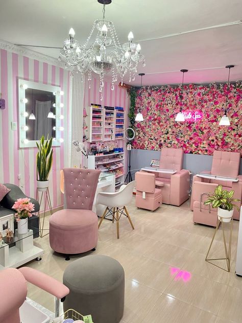 Pink Nail Salon Decor Ideas, Basement Nail Room, Nail Salon Decor Modern, Nail Boutique Ideas, Home Nail Salon Ideas Small Spaces Interior Design, Pink Nail Salon Aesthetic, Pink Nail Tech Room, Nail Tech Room Ideas Luxury, Nail Studio Decor Small Spaces