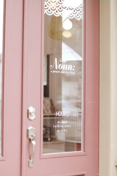 The color and design of that door is beautiful and the name of the store is genius! Butik Design, 브로셔 디자인, Salon Suites, Beauty Salon Design, Decor Ikea, Design Salon, Pink Door, Salon Interior Design, Shop Fronts