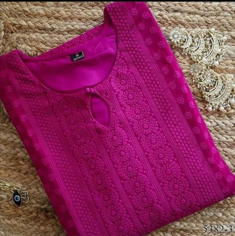 #Magenta kurti design, #thread work simple kurti Magenta Kurti, Kurti Suit, Simple Kurti, Kurti Design, Deep Winter, Thread Work, Kurti Designs, Thread, Design