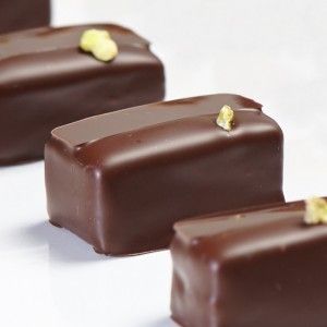 Chocolate Bonbons Recipe, Pistachio Brittle, Marzipan Recipe, Bon Bons Recipe, Ginger Chocolate, Almond Brittle, Making Sweets, Chocolate Candy Recipes, Ganache Recipe