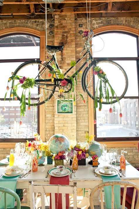 Travel Wedding Theme Decoration, Unconventional Decor, Pretty Bicycle, Bike Wedding, Erin Johnson, Dutch Tulip, Tulip Wedding, Wedding Decorating, Bicycle Decor