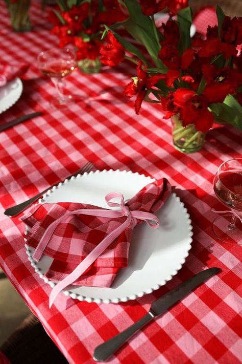 Pink Christmas Table, Colorful Tablescapes, Valentine Tablescape, Valentine Tea, Italian Party, Gingham Napkins, Heather Taylor, Gingham Tablecloth, Galentines Party