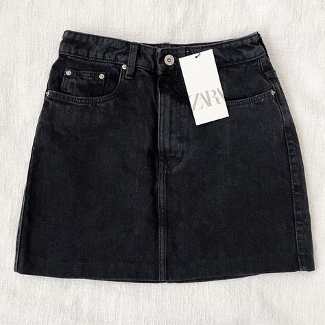 Size: Small Length: Approximately 15.5 Inches Black Denim Color New, Never Worn Black Jeans Skirt, Zara Clothes, 90s Mini Skirt, Zara Denim Skirt, Black Denim Mini Skirt, Cheetah Skirt, Black Jean Skirt, Thrift Inspo, Skirt Jumper