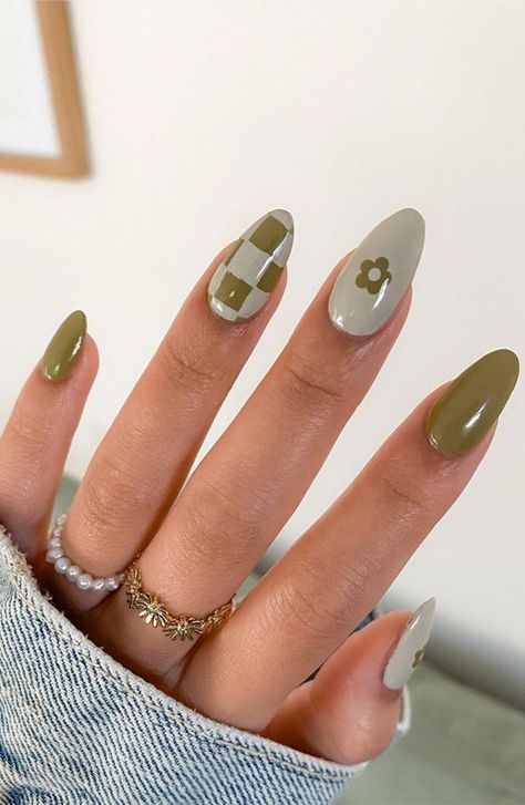 Nail Green Pastel, Violet Nails Designs, Olive Nails, Nail Art Designs For Beginners, Easy Nail Art Designs, Green Nail Art, Hello Nails, Simple Gel Nails, British Summer