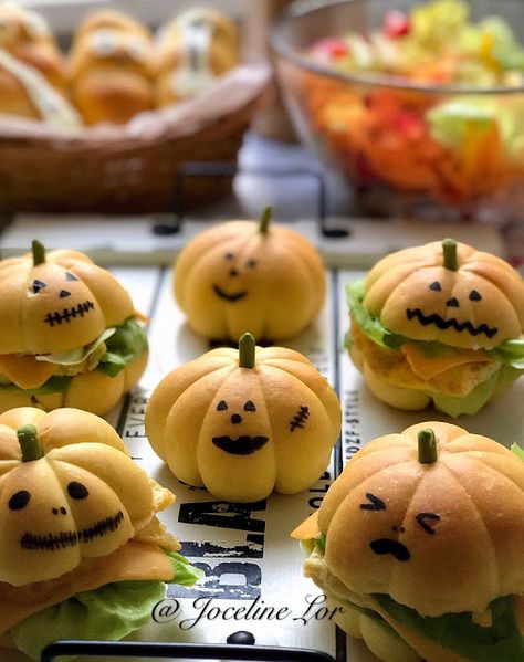 Cube Dessert, Halloween Tea Party, Mexican Sweet Breads, Halloween Menu, Fun Halloween Food, Halloween Food Treats, Cooking Hacks, An Apron, Halloween Desserts