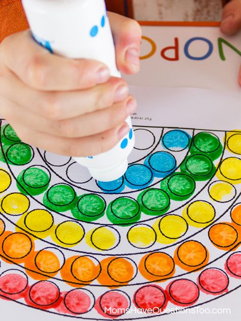 Dot markers are great for kids who lack strong fine motor skills.  Kids who otherwise don't enjoy coloring may enjoy activities with dot markers. Cimt Activities, Dot Rainbow, Art Shelf, Rainbow Activities, Preschool Colors, Preschool Fine Motor, Motor Development, Do A Dot, Spring Preschool