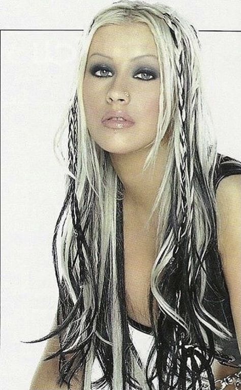 00s Makeup, Christina Aguilera 2000s, Hair Inspo Color, Christina Aguilera, 2000s Fashion, Aesthetic Hair, About Fashion, Bling Bling, Look Cool