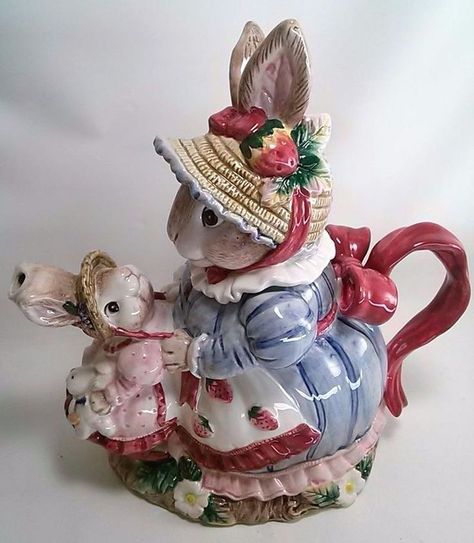 Old Pots, Bunny Bonnet, Novelty Teapots, Teapots Unique, Rabbit Decor, Baby Bunny, Teapots And Cups, Tea Pots Vintage, Easter Rabbit