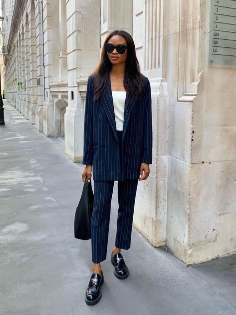 Valentino Skirt, Conference Outfit, Teacher Fits, Christmas Outfit Ideas, Loafers Outfit, Pinstripe Blazer, Office Casual Outfit, Winter Work, Office Outfits Women