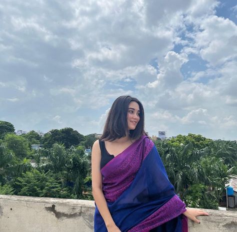 Terrace Saree Photoshoot, Saree Aesthetics, Saree Dp, Saree Pose, Eyes Quotes, Traditional Attires, Saree Poses, Desi Fashion Casual, Indian Fashion Saree